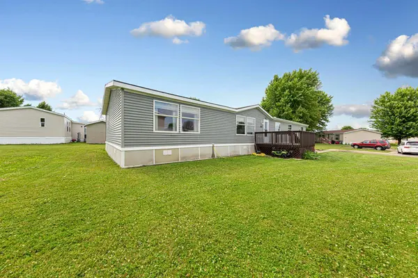 2147 Celtic CT, North Mankato, MN 56003