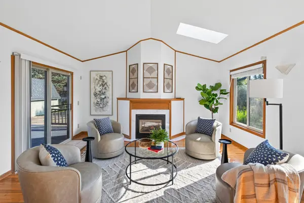 17462 Logans DR, Eden Prairie, MN 55346