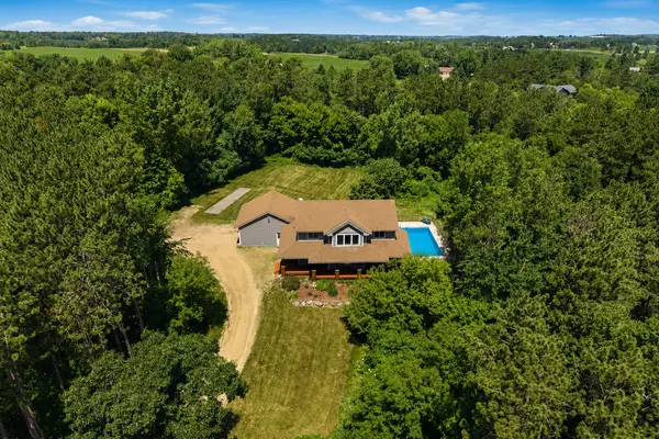 650 222nd AVE, Somerset, WI 54025