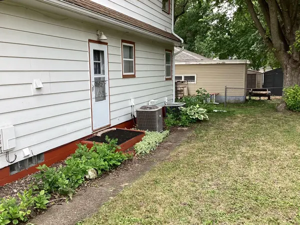 413 Hawthorne ST E, Albert Lea, MN 56007