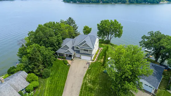 3396 Kings Point RD, Excelsior, MN 55331