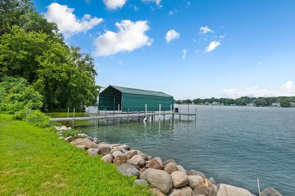 3396 Kings Point RD, Excelsior, MN 55331