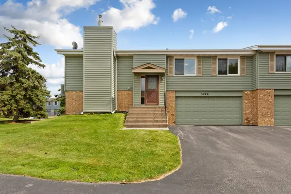 5226 Beachside DR, Hopkins, MN 55343