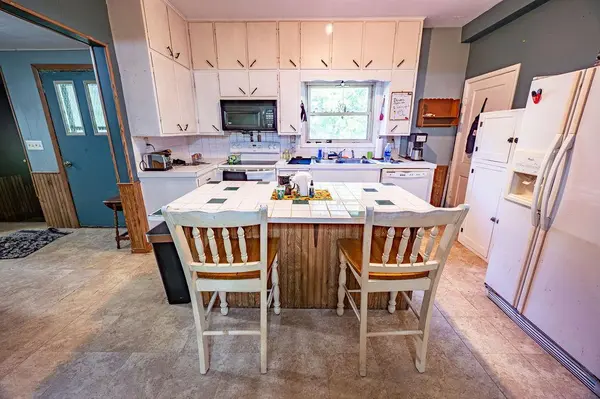 W2595 690th AVE, Spring Valley, WI 54767