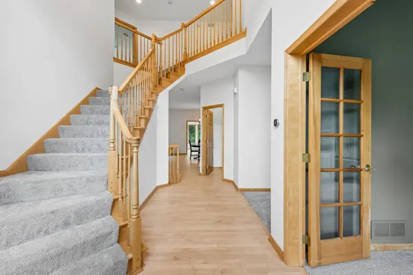 9257 Shetland RD, Eden Prairie, MN 55347