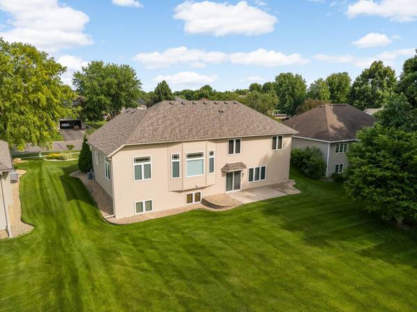 1840 Wyndham Hill DR, Hastings, MN 55033