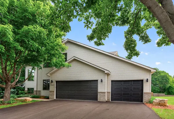 4167 Eau Claire TRL NE, Prior Lake, MN 55372