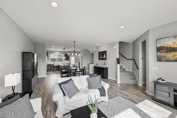 665 Satori WAY, Chaska, MN 55318