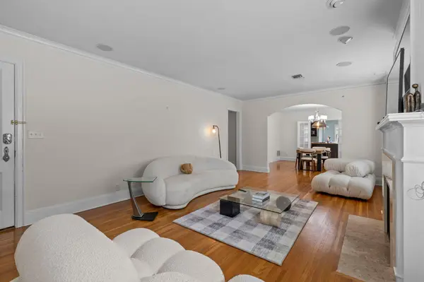 1785 Dupont Avenue S #Upper, Minneapolis, MN 55403