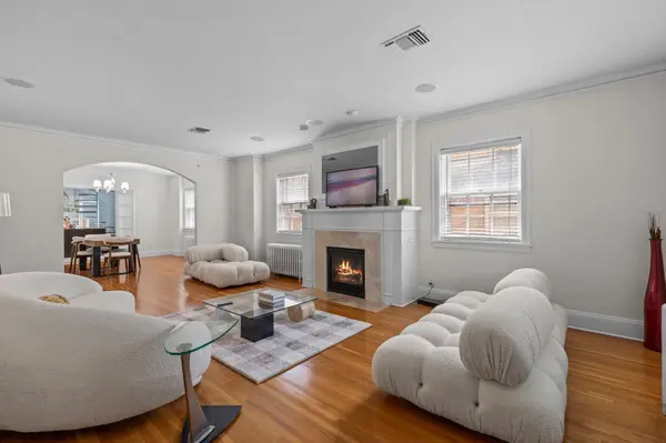 1785 Dupont Avenue S #Upper, Minneapolis, MN 55403