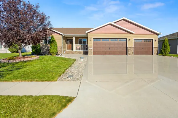 3712 11th AVE S, Moorhead, MN 56560