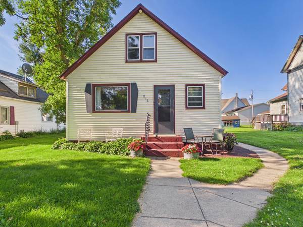 213 E 4th ST, Cyrus, MN 56381