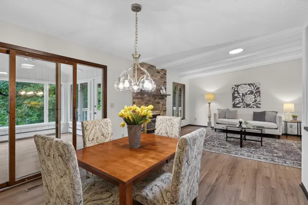 71 Garden DR, Burnsville, MN 55337