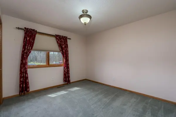 100 Crystal LN, Mankato, MN 56001