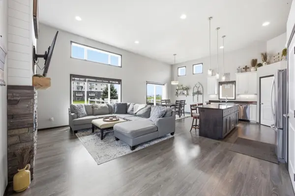 1207 Southwood DR, Dilworth, MN 56529