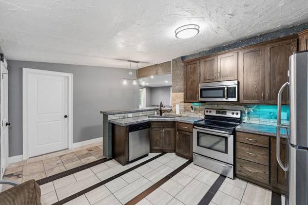 1231 Hewitt AVE, Saint Paul, MN 55104
