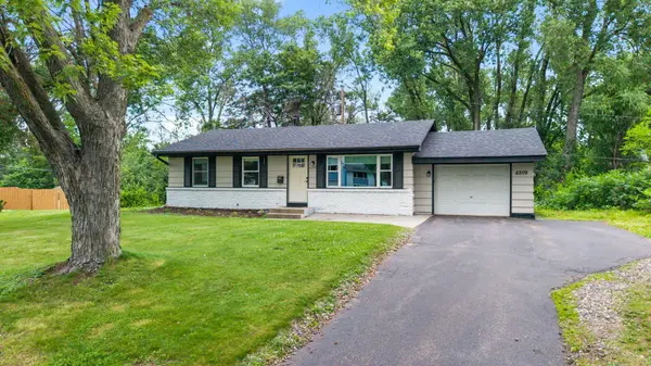 8209 Johnson CIR, Bloomington, MN 55437