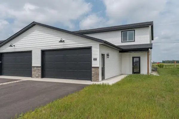 3106 Scotch LN, Mankato, MN 56001