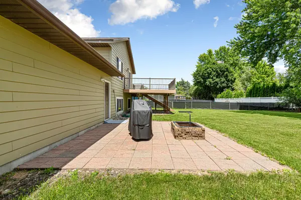 105 Martin CIR, Mankato, MN 56001