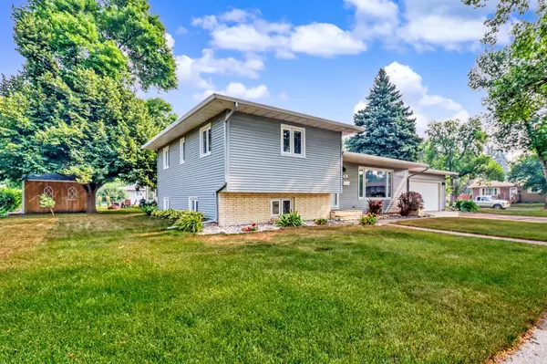 201 29th AVE N, Fargo, ND 58102