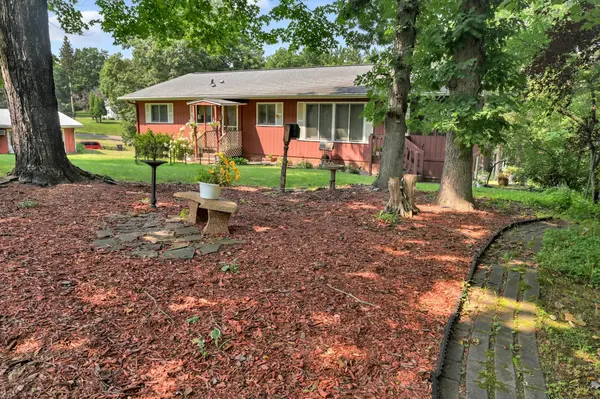 405 Oakwood DR, Durand, WI 54736