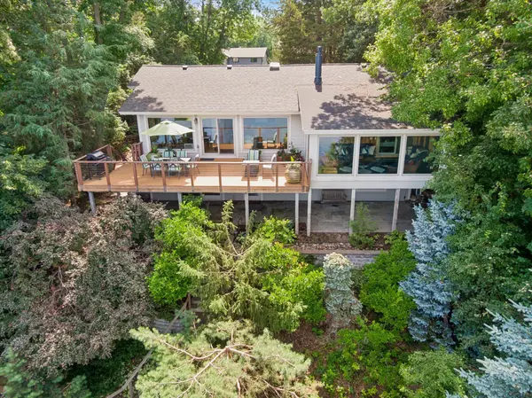 3890 Lone Cedar LN, Chaska, MN 55318