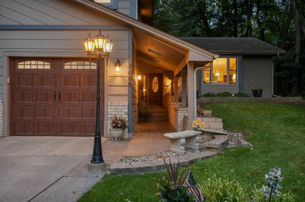 2009 Indian RD W, Minnetonka, MN 55305
