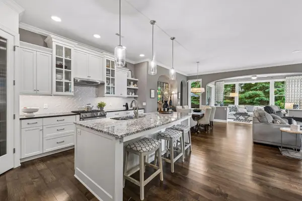 5010 Dale Ridge RD, Woodbury, MN 55129