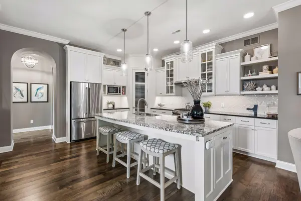 5010 Dale Ridge RD, Woodbury, MN 55129