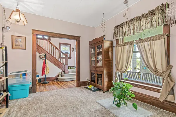 1006 College ST, Northfield, MN 55057