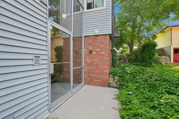 394 Pierce ST N, Saint Paul, MN 55104