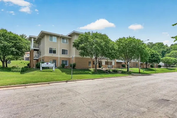 1600 Arundel ST #304, Saint Paul, MN 55117