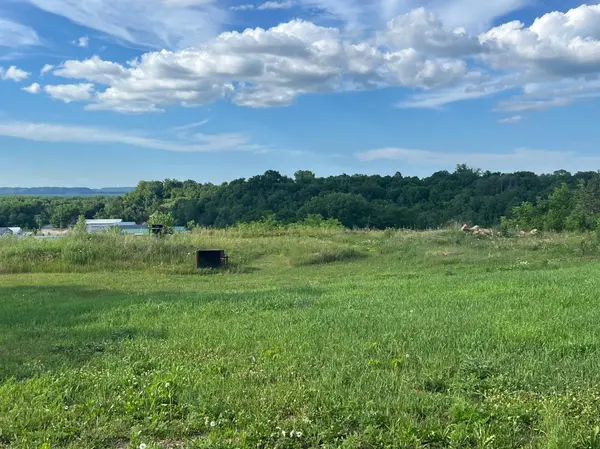 1330 Hillside DR, Red Wing, MN 55066