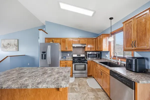 1729 Prairie View LN NE, Sauk Rapids, MN 56379