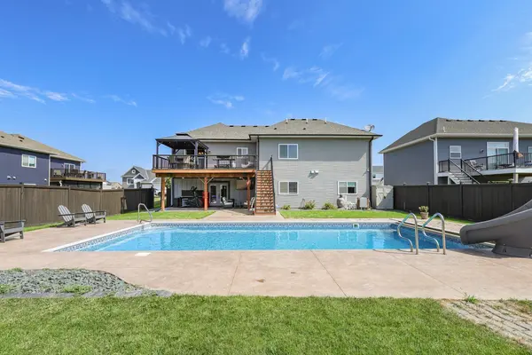 17838 Essex LN, Lakeville, MN 55044