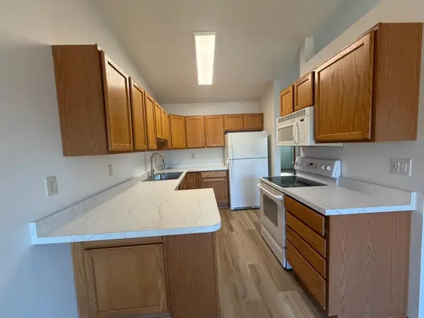 1010 Oak PL, West Fargo, ND 58078