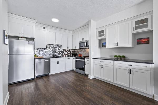 26 10th ST W #2004, Saint Paul, MN 55102