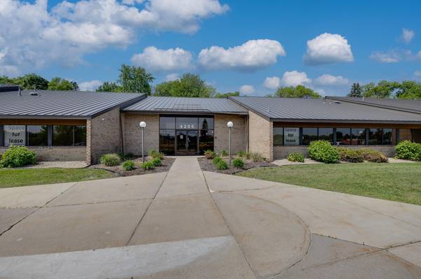 4205 Lancaster LN N, Plymouth, MN 55441