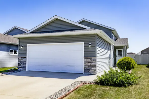 2121 10th ST W,  West Fargo,  ND 58078