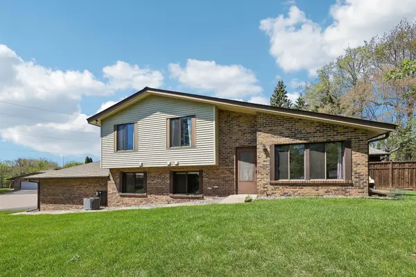 13400 Pepperwood CIR, Minnetonka, MN 55305
