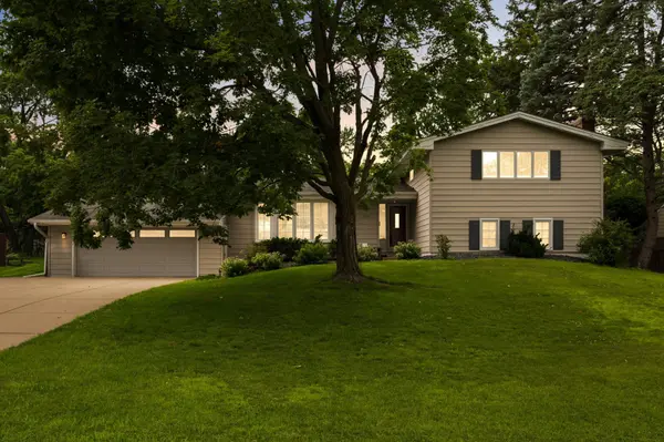 6620 Limerick LN, Edina, MN 55439