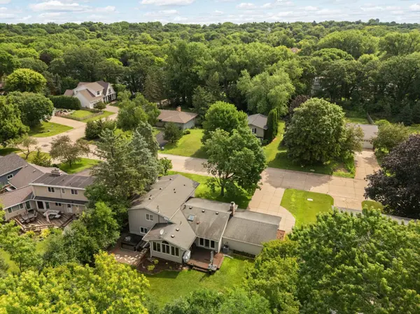 6620 Limerick LN, Edina, MN 55439