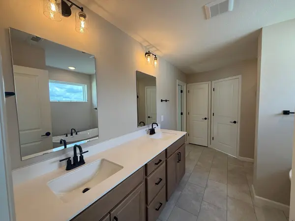 15033 Ashtown LN, Rosemount, MN 55068