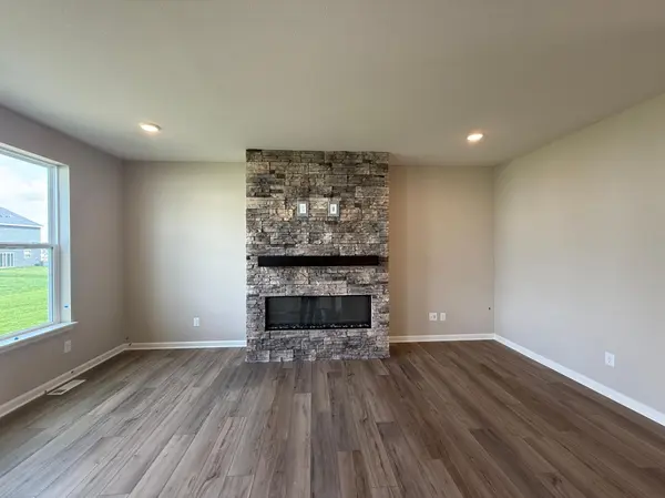 15033 Ashtown LN, Rosemount, MN 55068