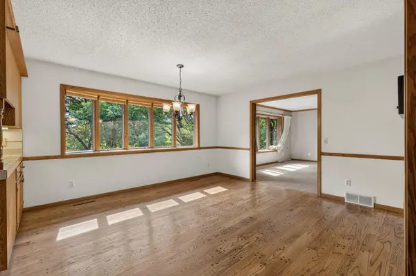 17991 Natchez AVE, Prior Lake, MN 55372