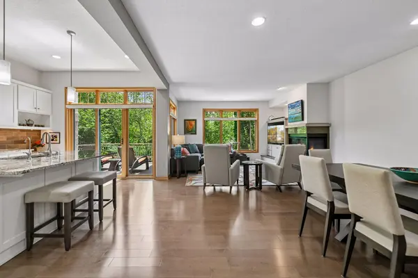 290 Grace Pointe CT, Wayzata, MN 55391