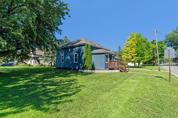 451 Birch AVE W, Hector, MN 55342