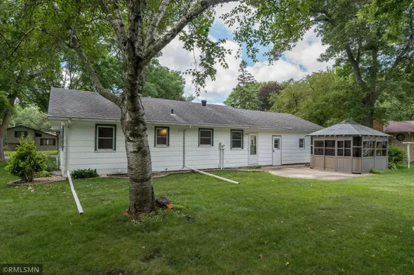 1506 James DR, North Mankato, MN 56003