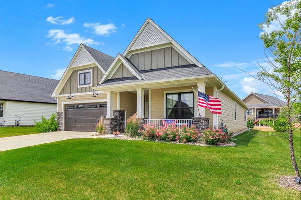 11402 Kings CT N, Lake Elmo, MN 55042