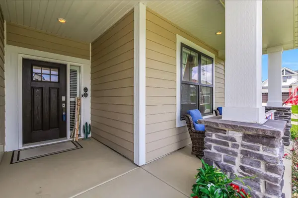 11402 Kings CT N, Lake Elmo, MN 55042